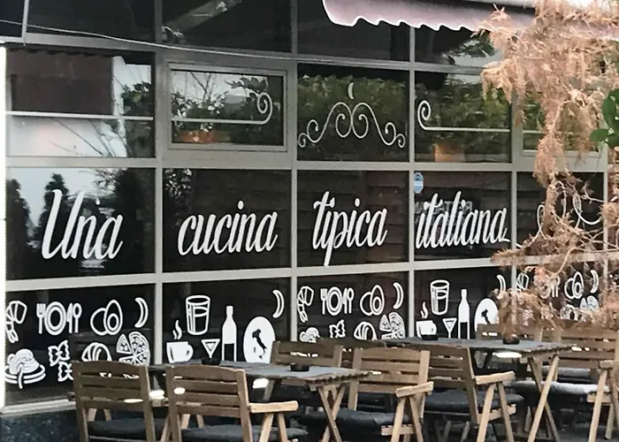 Floreasca 2 Apartment, Sleeps 3