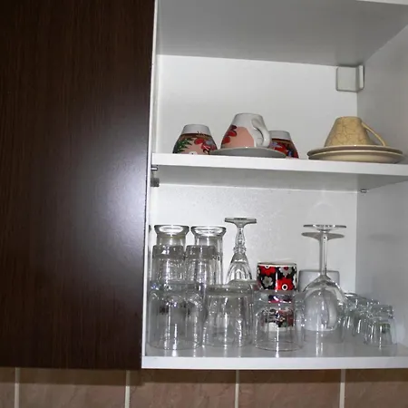 Floreasca 2 Room Apartment, Sleeps 3 *