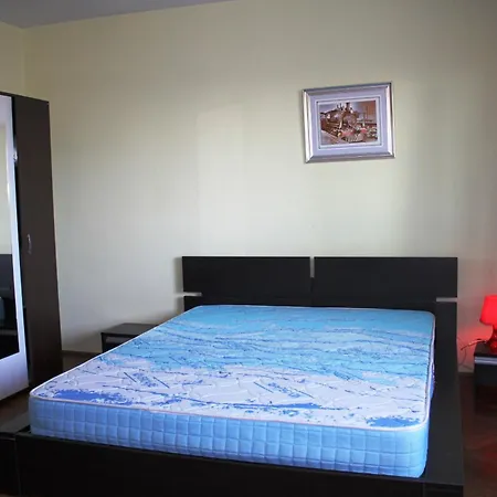 Floreasca 2 Room Apartment, Sleeps 3 Διαμέρισμα *